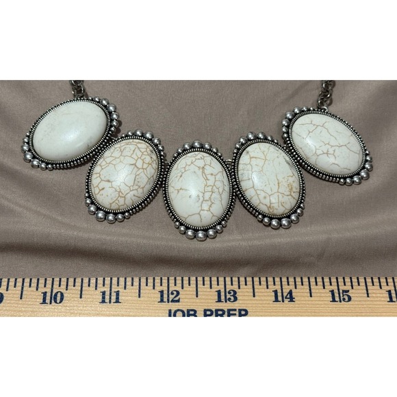 Paparazzi Prairie Goddess White Nevlsce‎ And Matching Bracelet - Picture 2 of 7